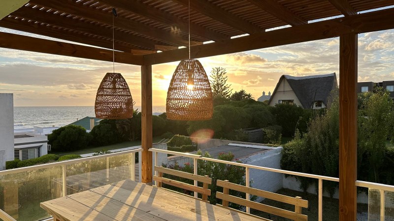 Lindisima casa en Manantiales con vistas al Mar y Punta del Este.
